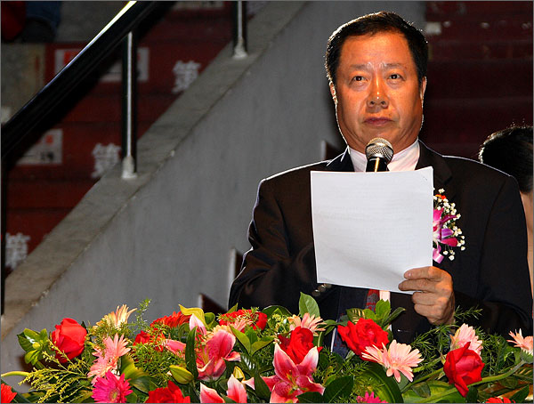 深圳市貿(mào)易工業(yè)局黨組成員、深圳市世貿(mào)組織事務中心主任、外運會組委會副主任張金生主持了開幕式